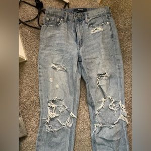 Barely worn women’s mom jeans good condition